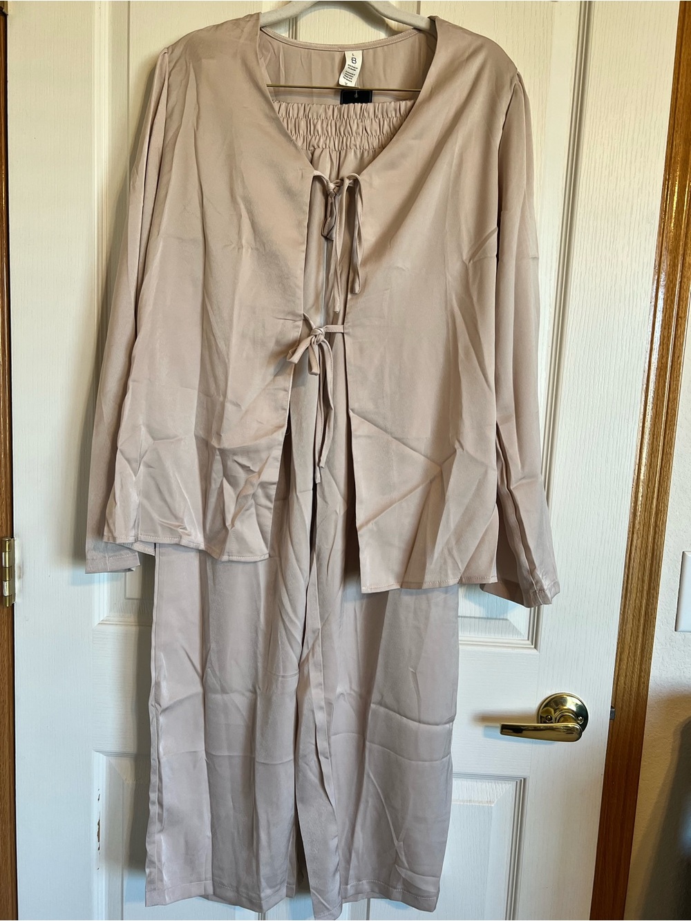 Tie-Front Two-Piece Women's Lounge Set in Taupe